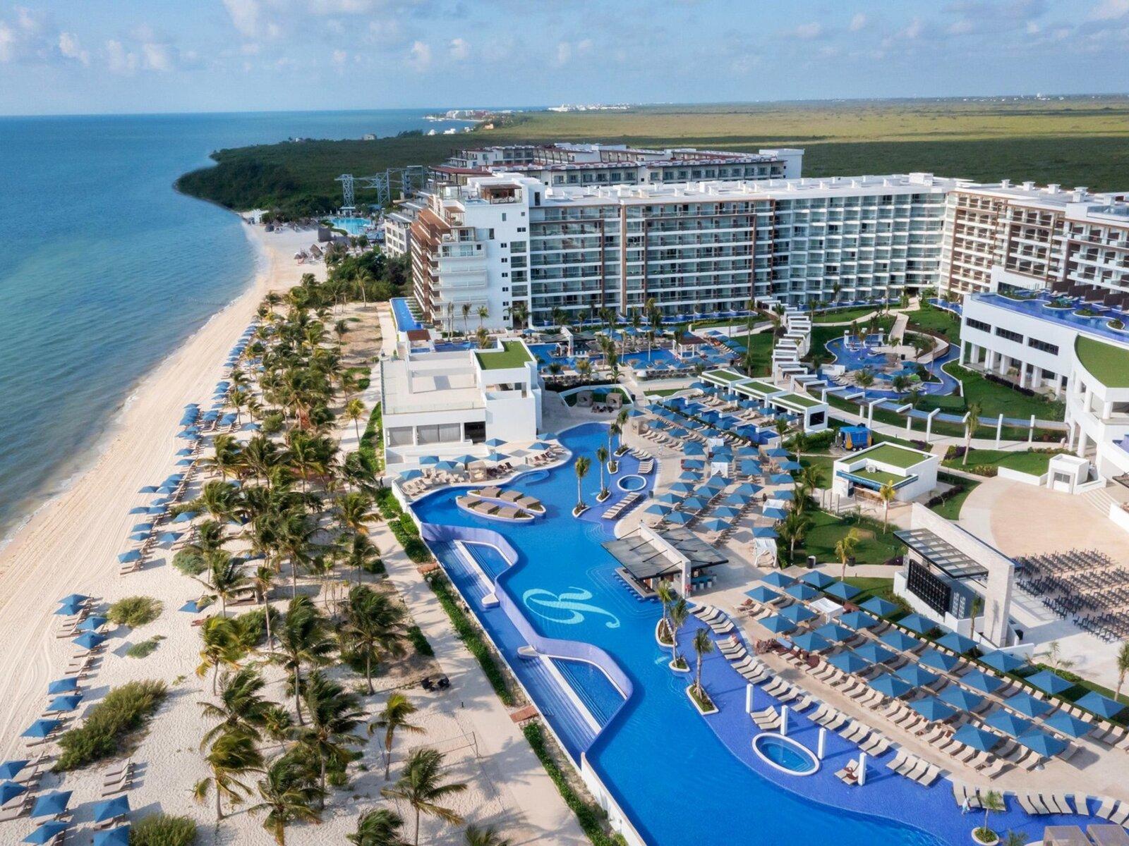 The Wedding Website of Nicole Zavala and Jonathan Hernandez