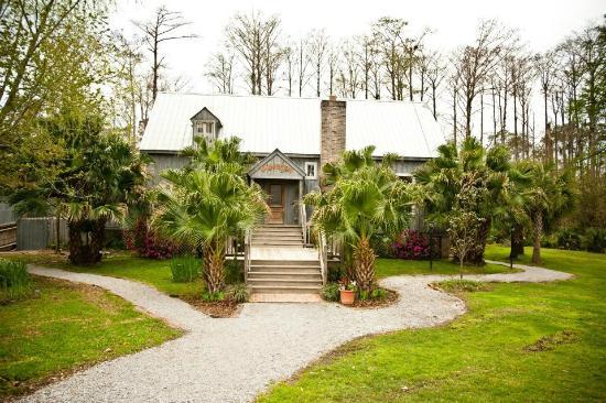 The Wedding Website of Holly Graves and Hunter Lawler