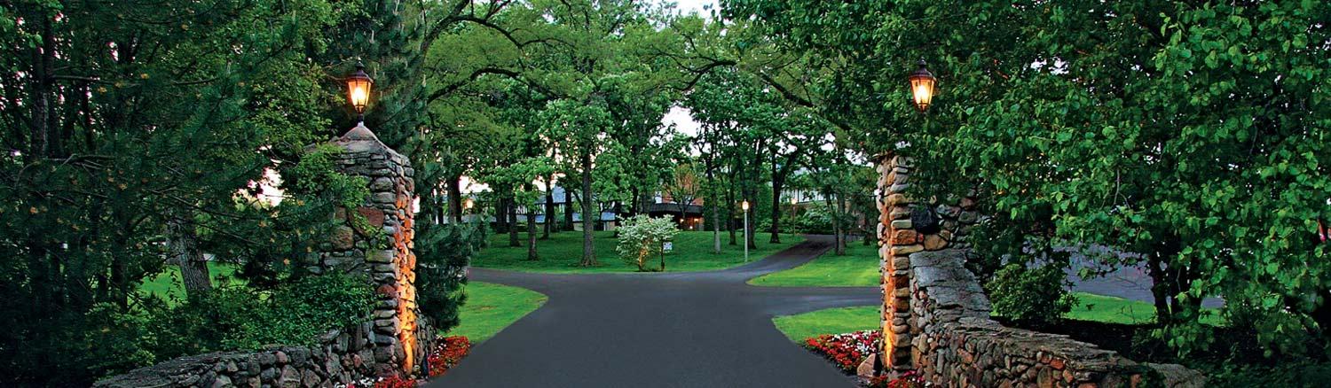 The Wedding Website of Brian Donatelli and Manisara (Best) Saenghirun