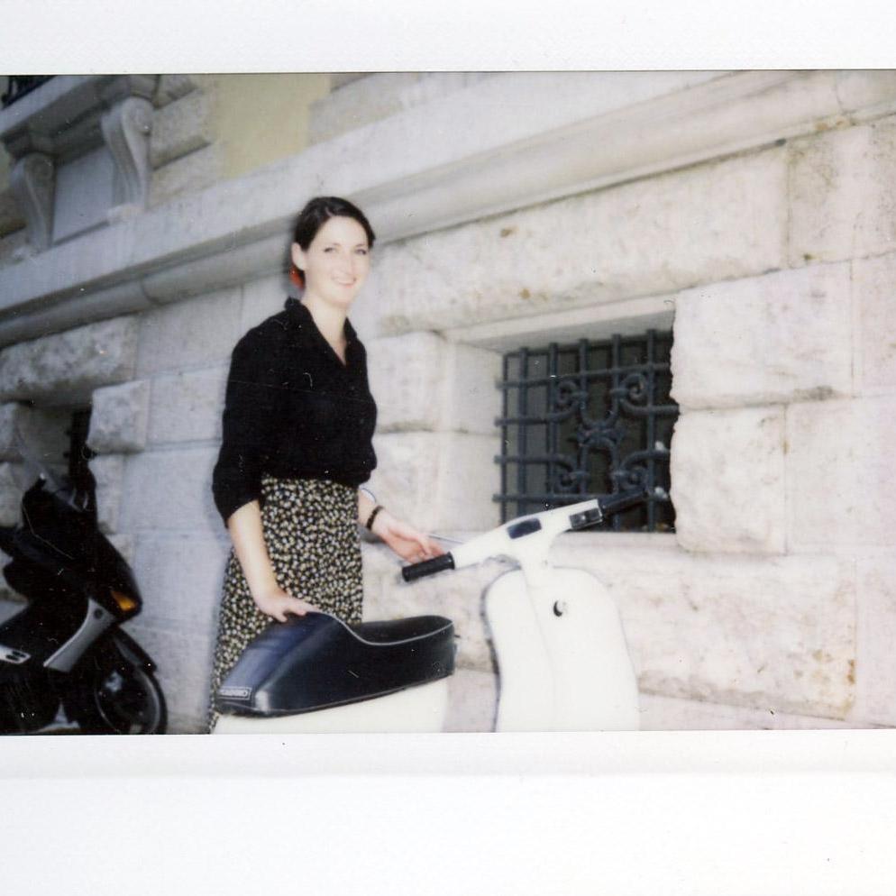 Stealing a Vespa in Verona, 2015