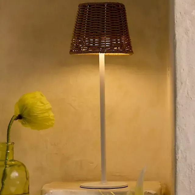 Wicker Solar Table Lamp