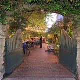 Harry's Seafood, Bar & Grille