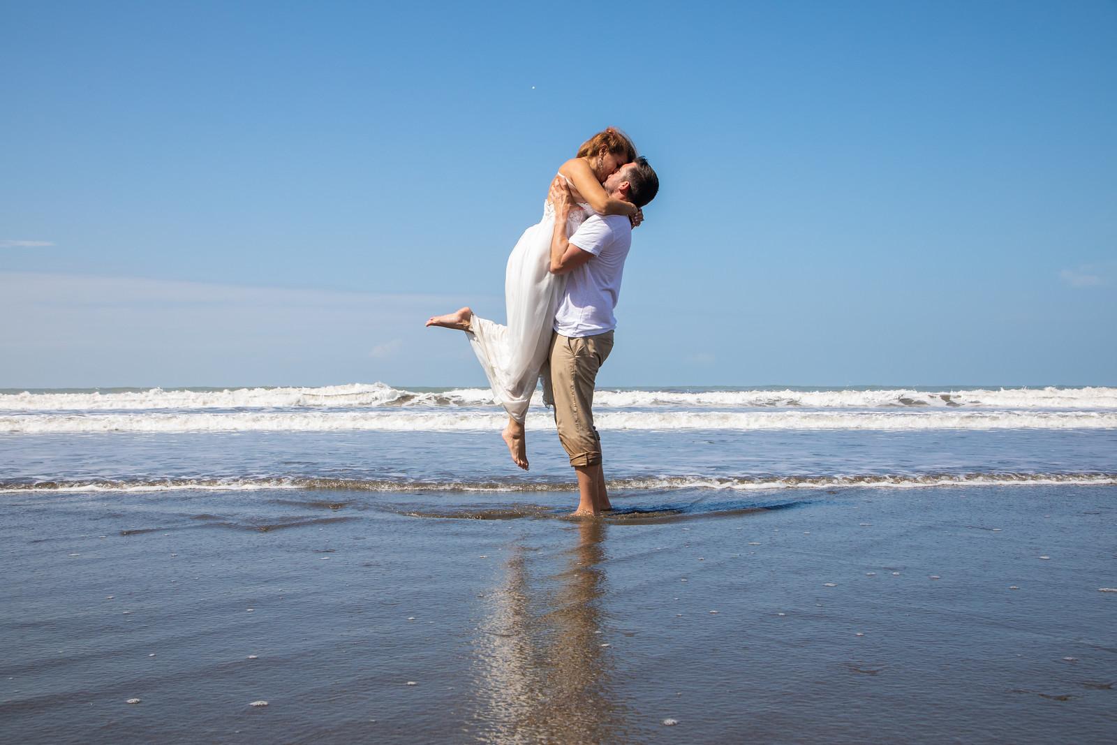The Wedding Website of Natali Andrade and Robert Holbrook