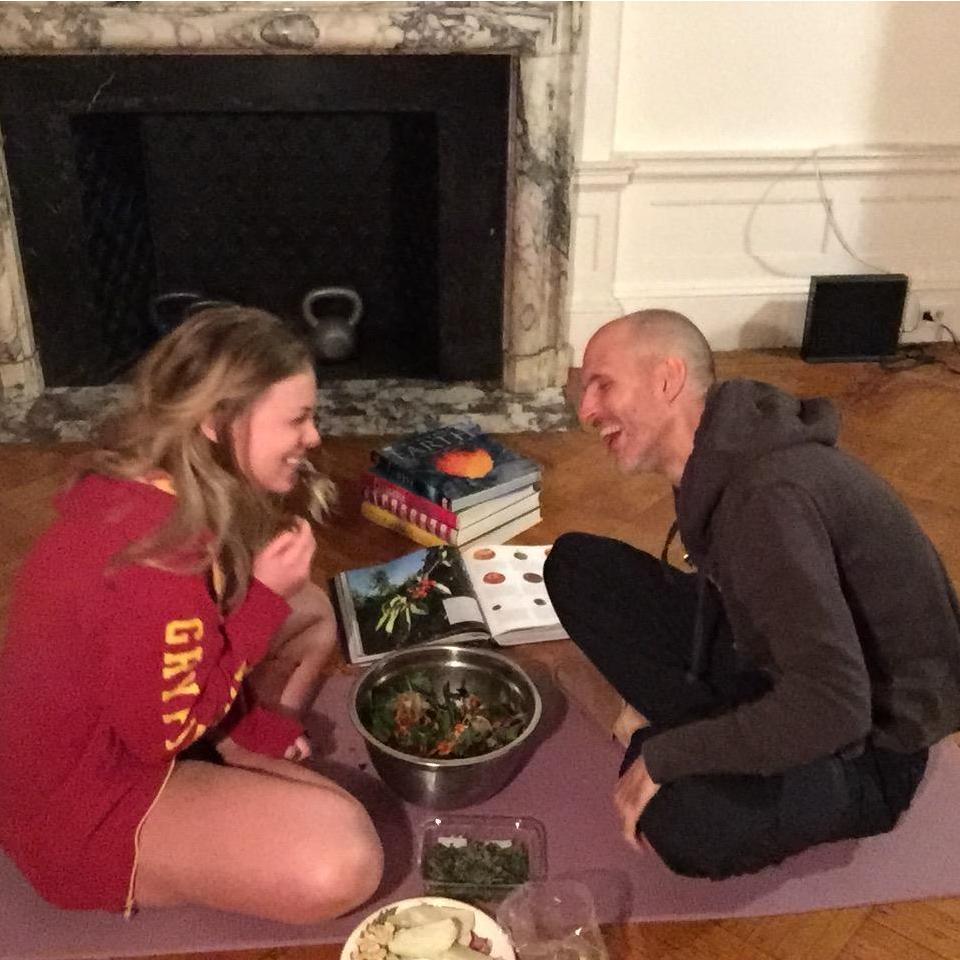 In his Brooklyn apartment we had our meals like this, on the floor ❤️