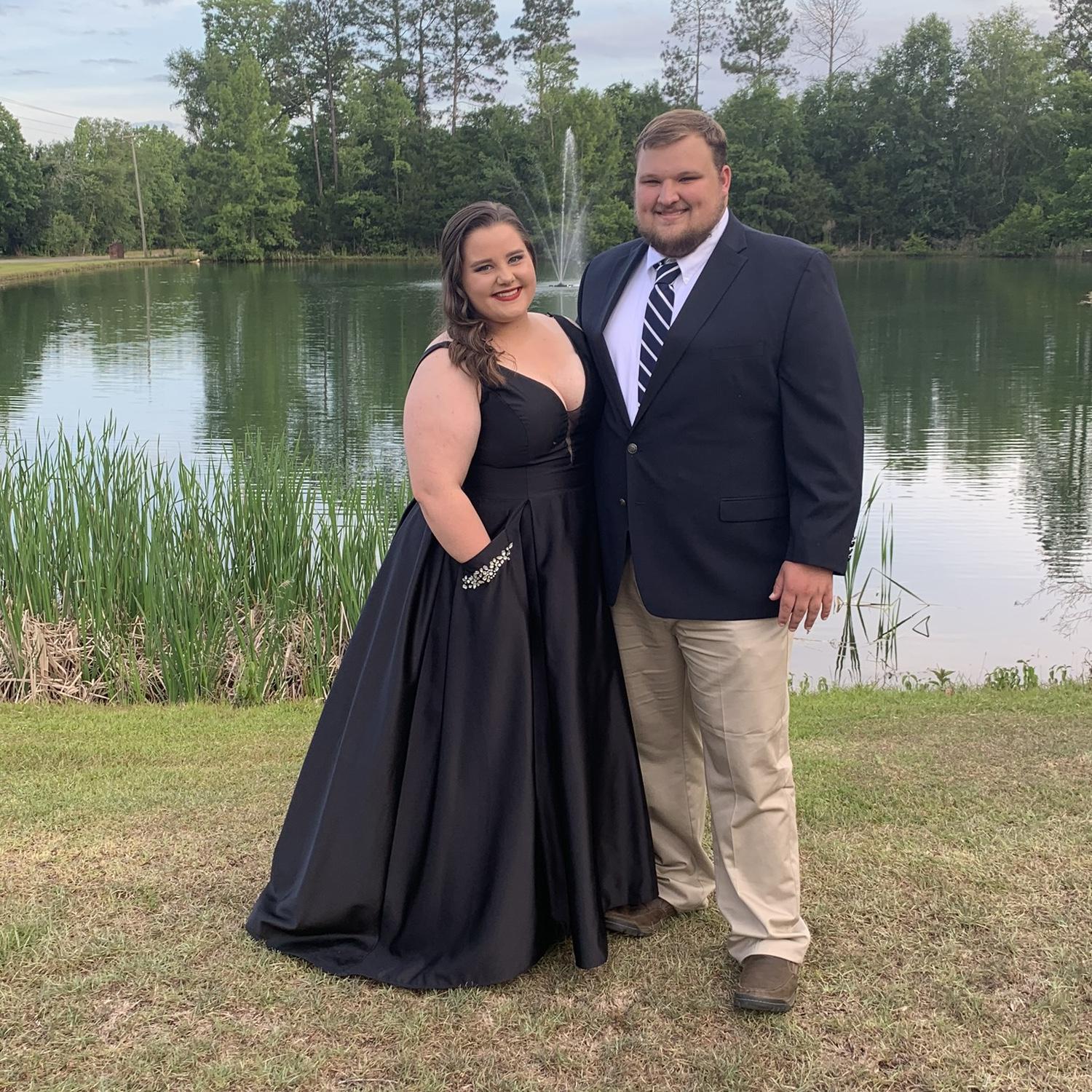 Garrett’s senior year, and senior prom, were crashed by COVID, but sweet friend and now bridesmaid, Kylee, couldn’t let their group go without a prom in 2020.