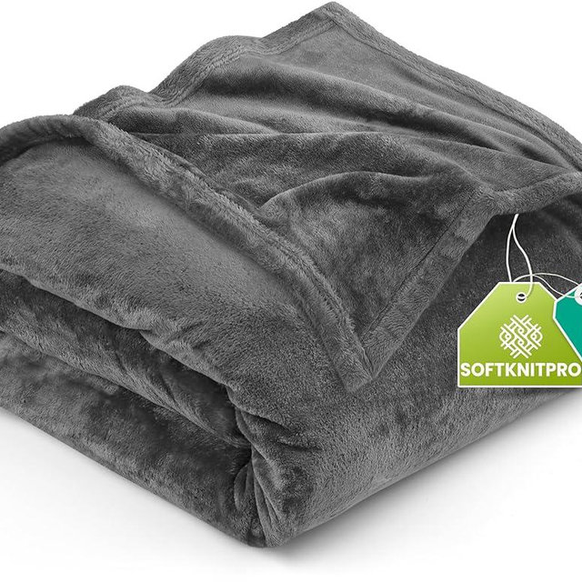 Utopia Bedding Fleece Blanket Twin Size Grey (60x80 Inches) Ultra Soft Warm Lightweight Microfiber Breathable Anti-Static Cozy Bed Blanket, All-Season Home Decor Gift for Men & Women