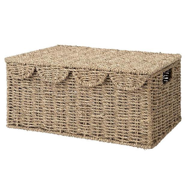 StorageWorks Scalloped Edge Wicker Basket with lid, Wicker Storage Basket with Built-in Handles, Handwoven Basket for Décor, Natural Seagrass Wicker Basket for Shelves, Nursery Room
