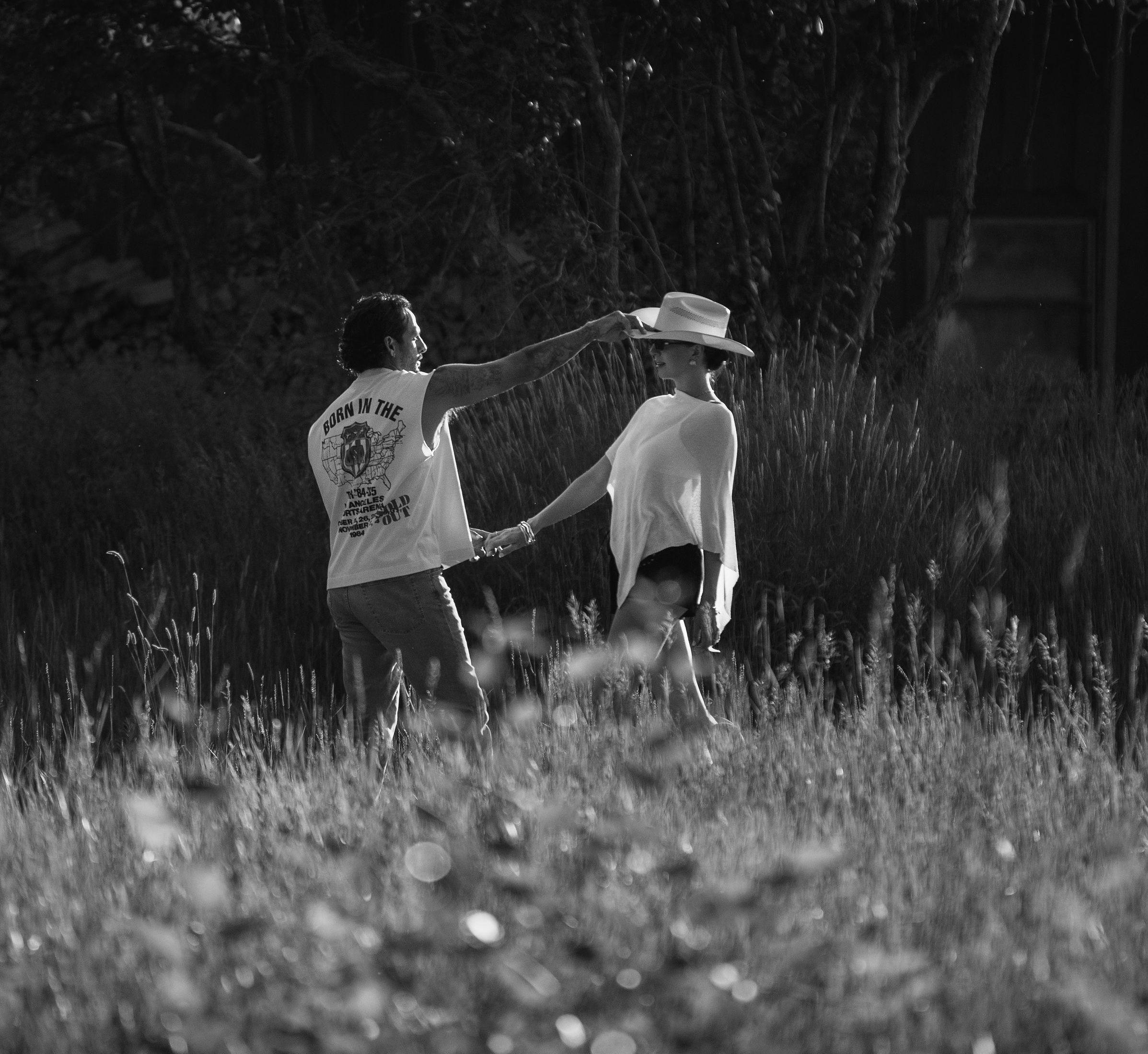 The Wedding Website of Johnnie Izquierdo and Mary Jane Chiasson