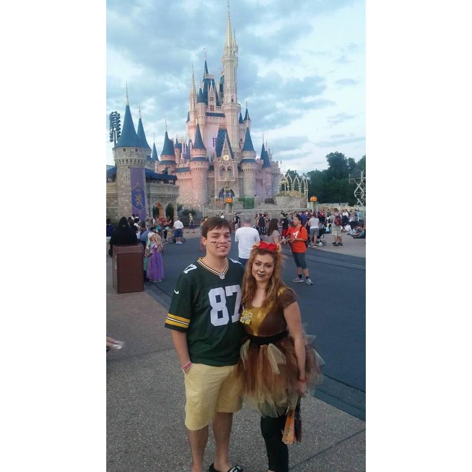 Halloween 4 in DISNEY! Packer and Cowardly Lion