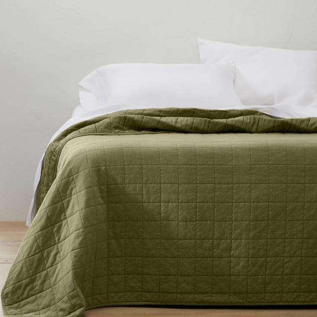 Full/Queen Heavyweight Linen Blend Quilt Moss Green - Casaluna™