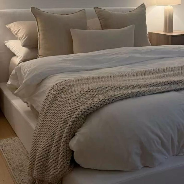 Our mattress and pillows/ Colchao e travesseiros