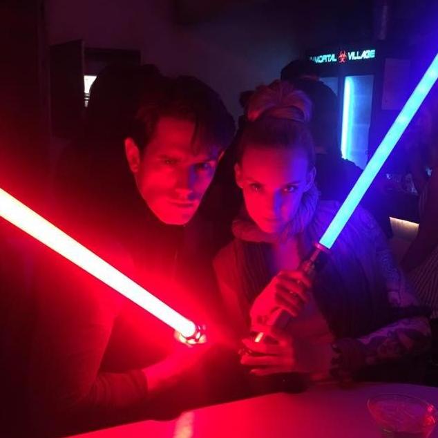 War stars with san holo. Scum and Villainy Cantina 2017.
