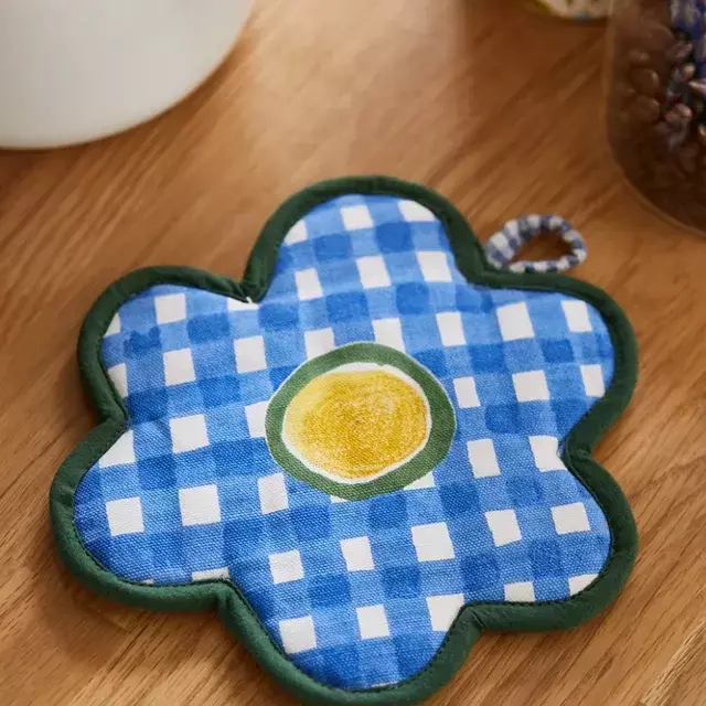 Gingham Daisy Potholder