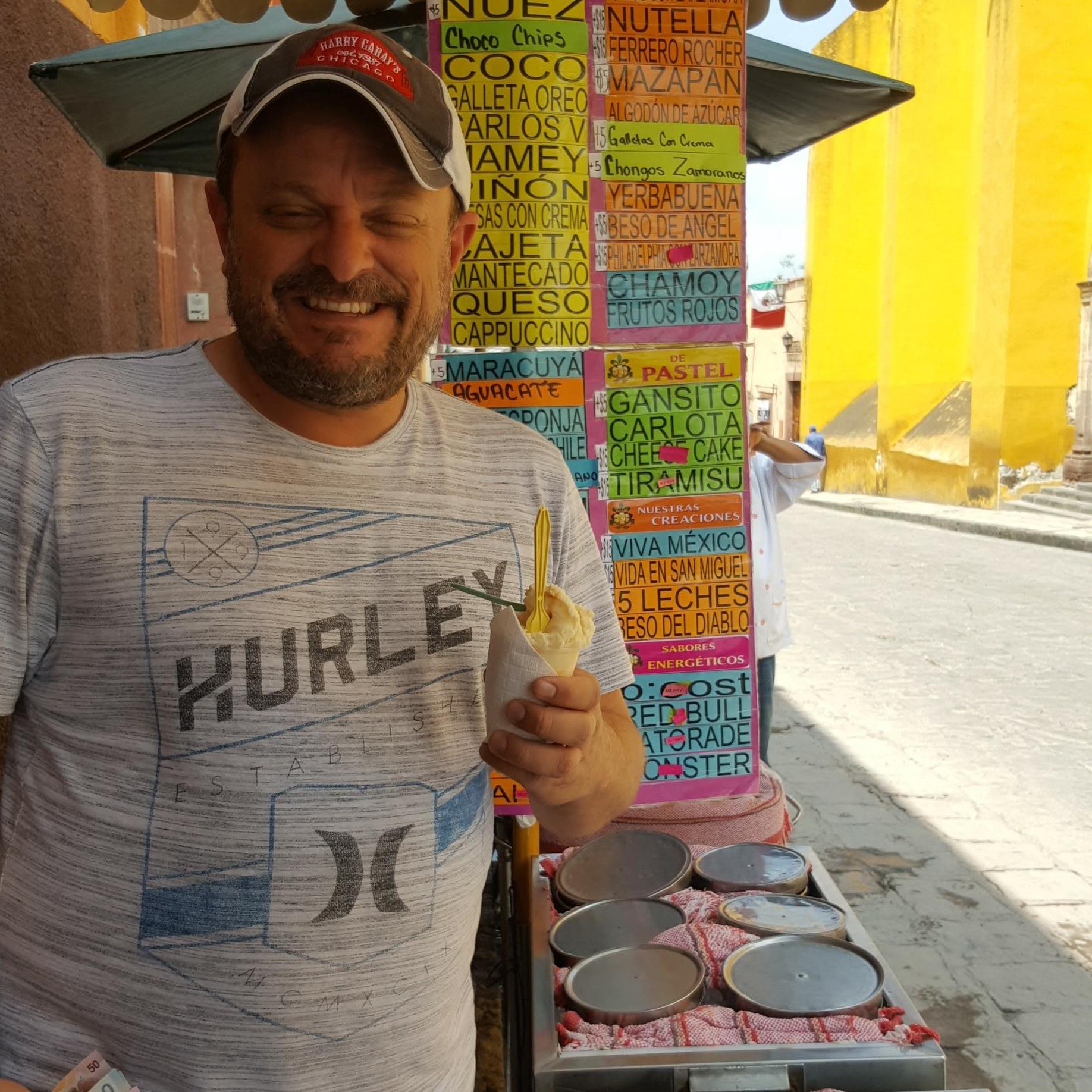 Nieves mexicanas en un día caluroso en San Miguel. Recomendación del novio.