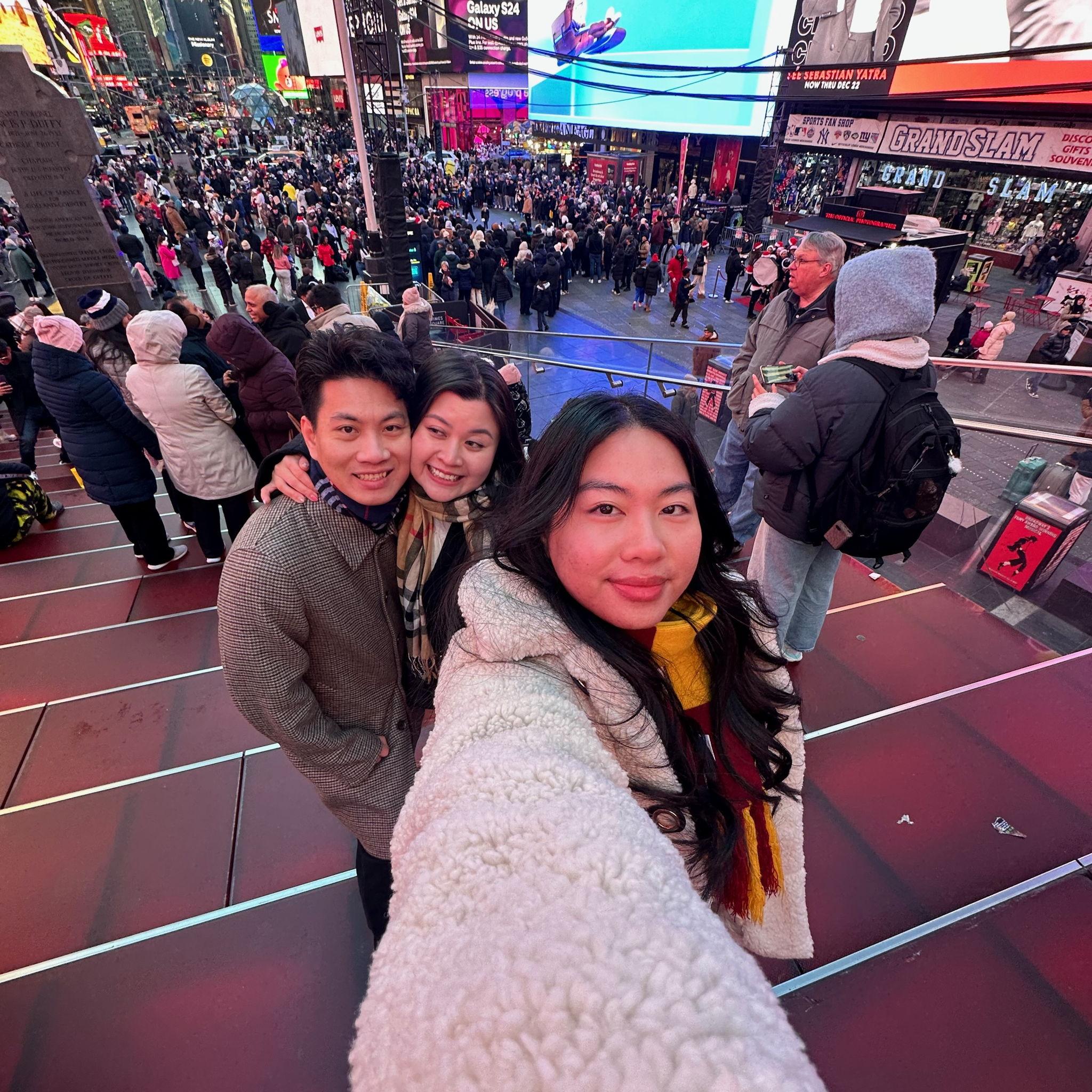 When Phuong met Vy for the first time