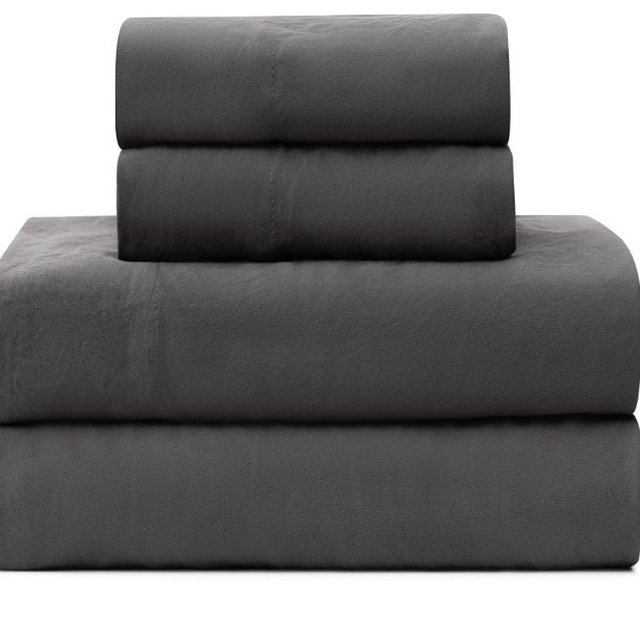 UGG Devon Luxury Sheet Set - Ultra-Soft Prewashed Comfort, 3 or 4-Piece Bedding Set with Flat Sheet, Fitted Sheet, and Pillowcases - Cozy and Breathable for Ultimate Relaxation (Charcoal, King)