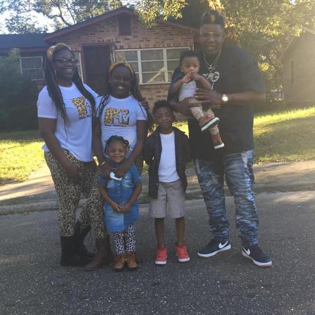 A big Happy Family......
Meet da Wiggins......
Our Children {Aurionna, Aurion, Semira & Langston}
