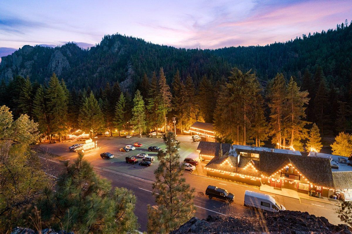 The Wedding Website of Henry Shackelford and Kalli Willett