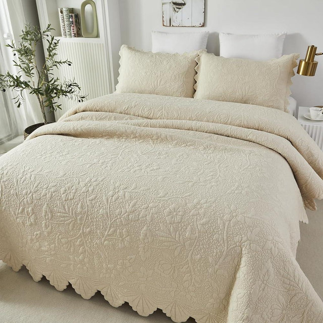 Brandream Beige Quilts Queen King Size Cotton Luxury Quilt Bedding Set Farmhouse Matelasse Coverlet Scalloped Bedspreads 3-Piece 98x106