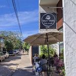 YAH-YAH Café
