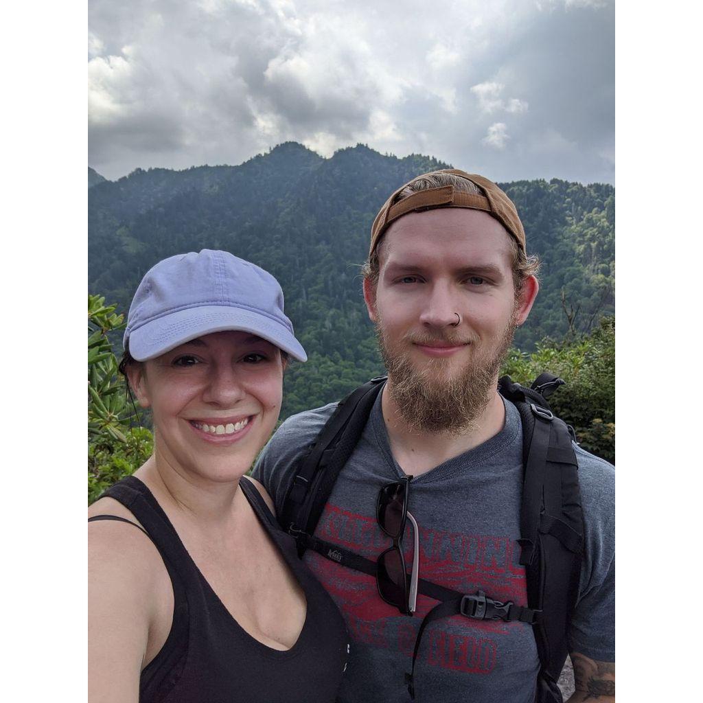 July 4, 2020 trip to Tennessee where we spend the weekend camping out and hiking. Here we are on our way to Alums Cave Bluffs.