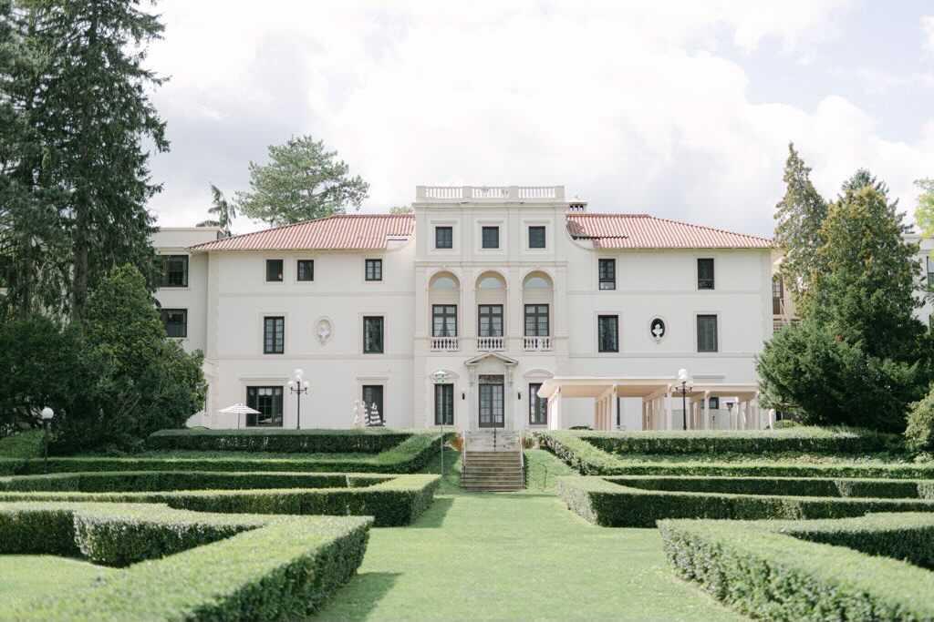The Wedding Website of Julie Wilmot and Mark Cinquegrana