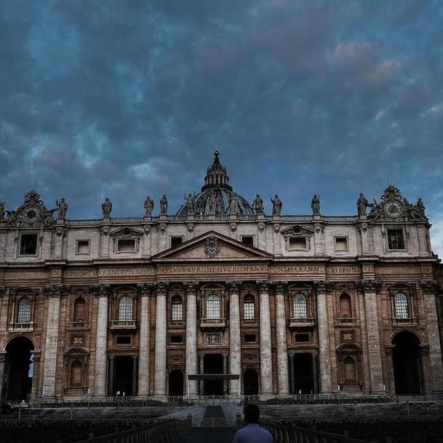Vatican Early Entrance Tour for 2, Rome