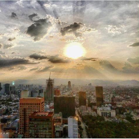 A beautiful picture of downtown Mexico City.
