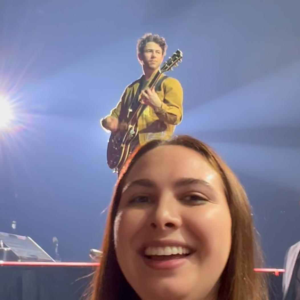 The Jonas bros up close!