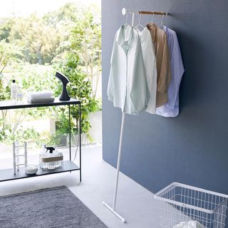 Tower Leaning Clothes Hanger