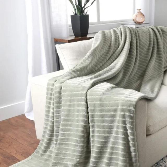 Green Life Comfort Oversized Textured Throw