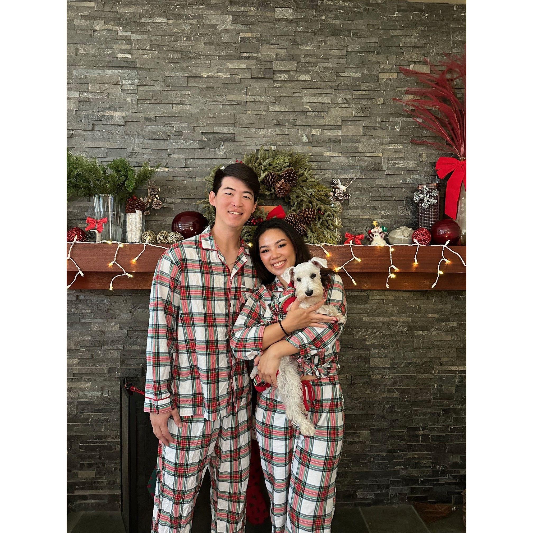 Indy's 2nd Xmas on Oahu; Dec 2021