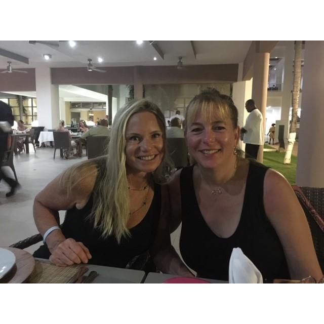 Leslie & Erica in Aruba 10/2020