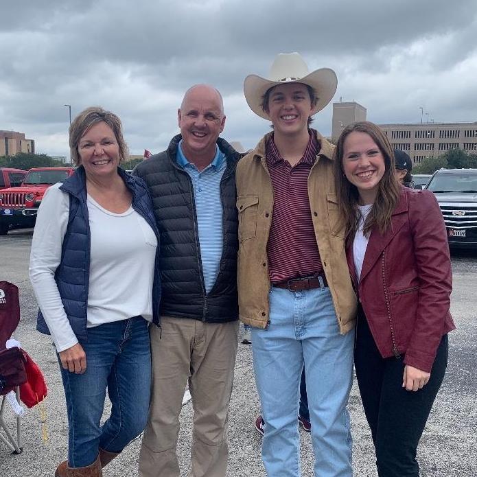Carter and Rachel tailgating with the Doolittles!