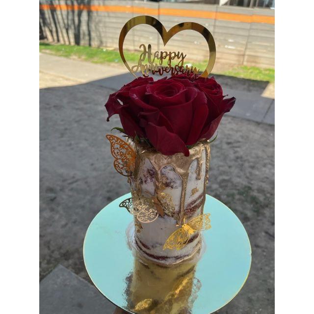 Zarii made us our 5th Anniversary Cake.