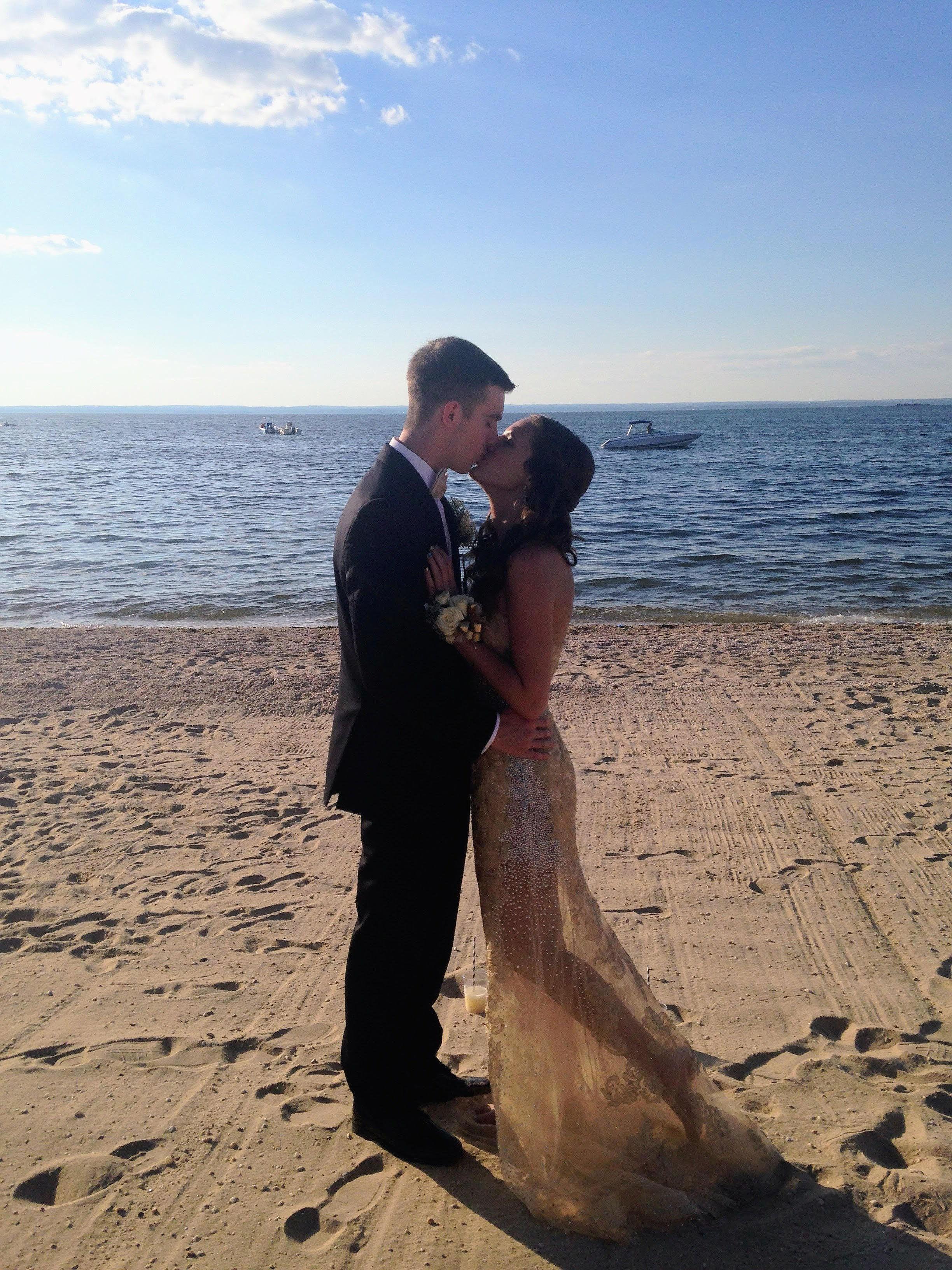 The Wedding Website of Alexa Artale and Trent Holsborg