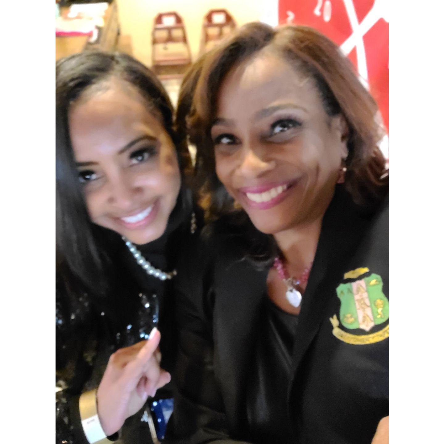 This is the picture that Lisa posted when Floyd saw Tracy for the first time.