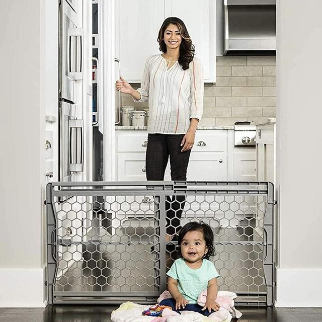 Regalo Easy Fit Plastic Adjustable Extra Wide Baby Gate
