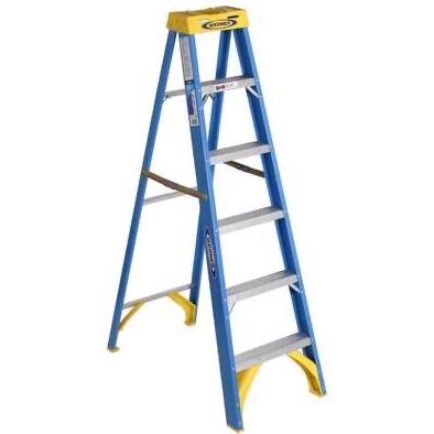 Werner 6 ft. H Fiberglass Step Ladder Type I 250 lb. capacity