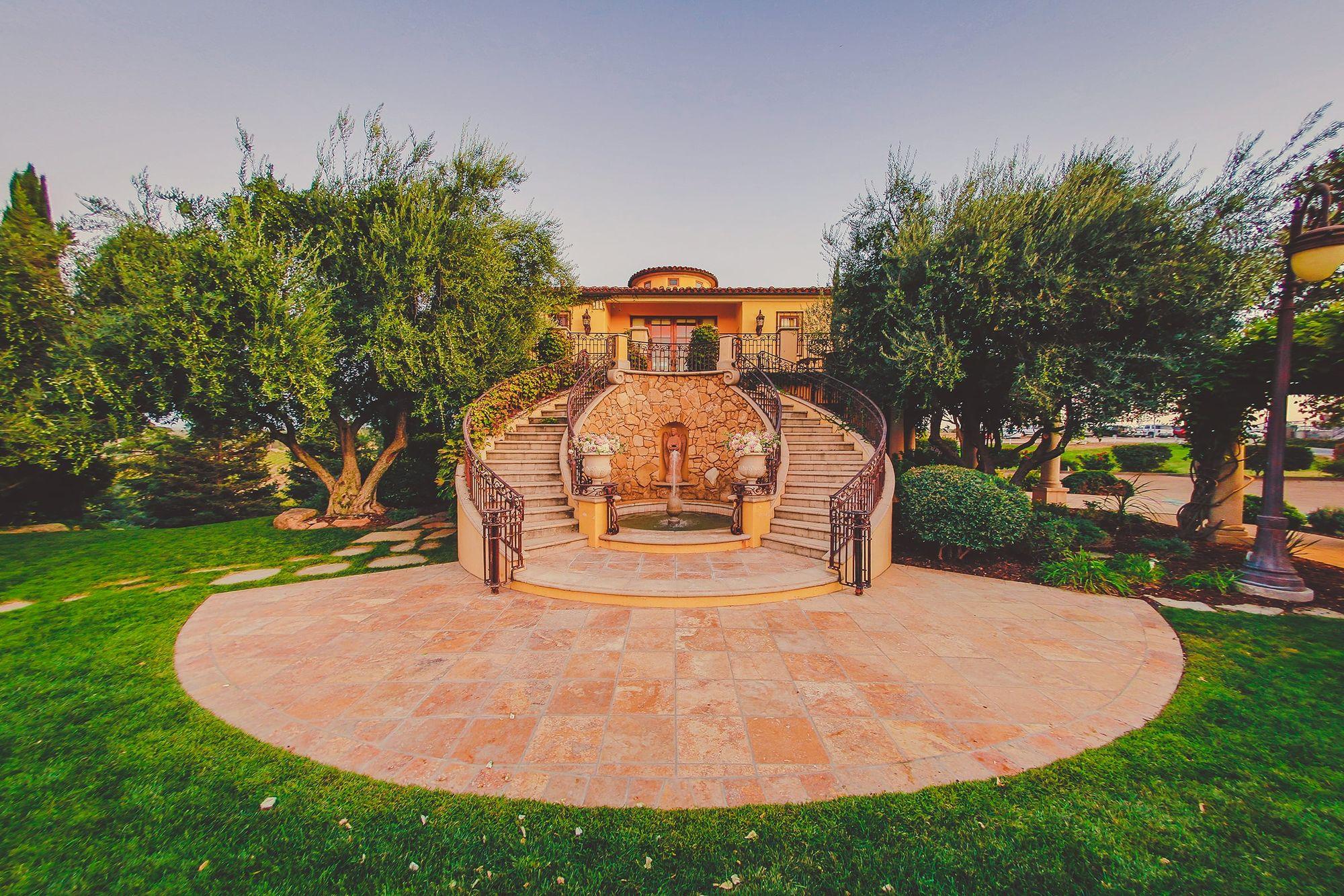 The Wedding Website of Jasmine Munson and Nima Mohajeri