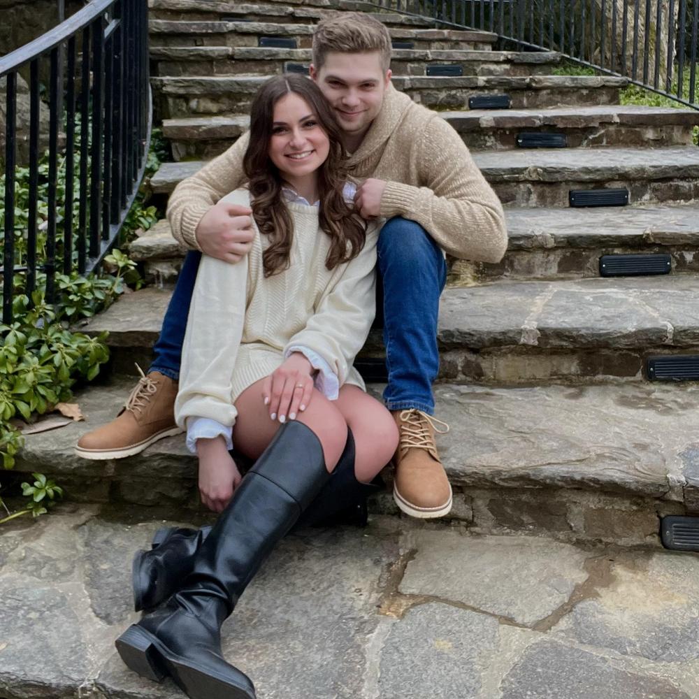 Alena va Stepa yaladi