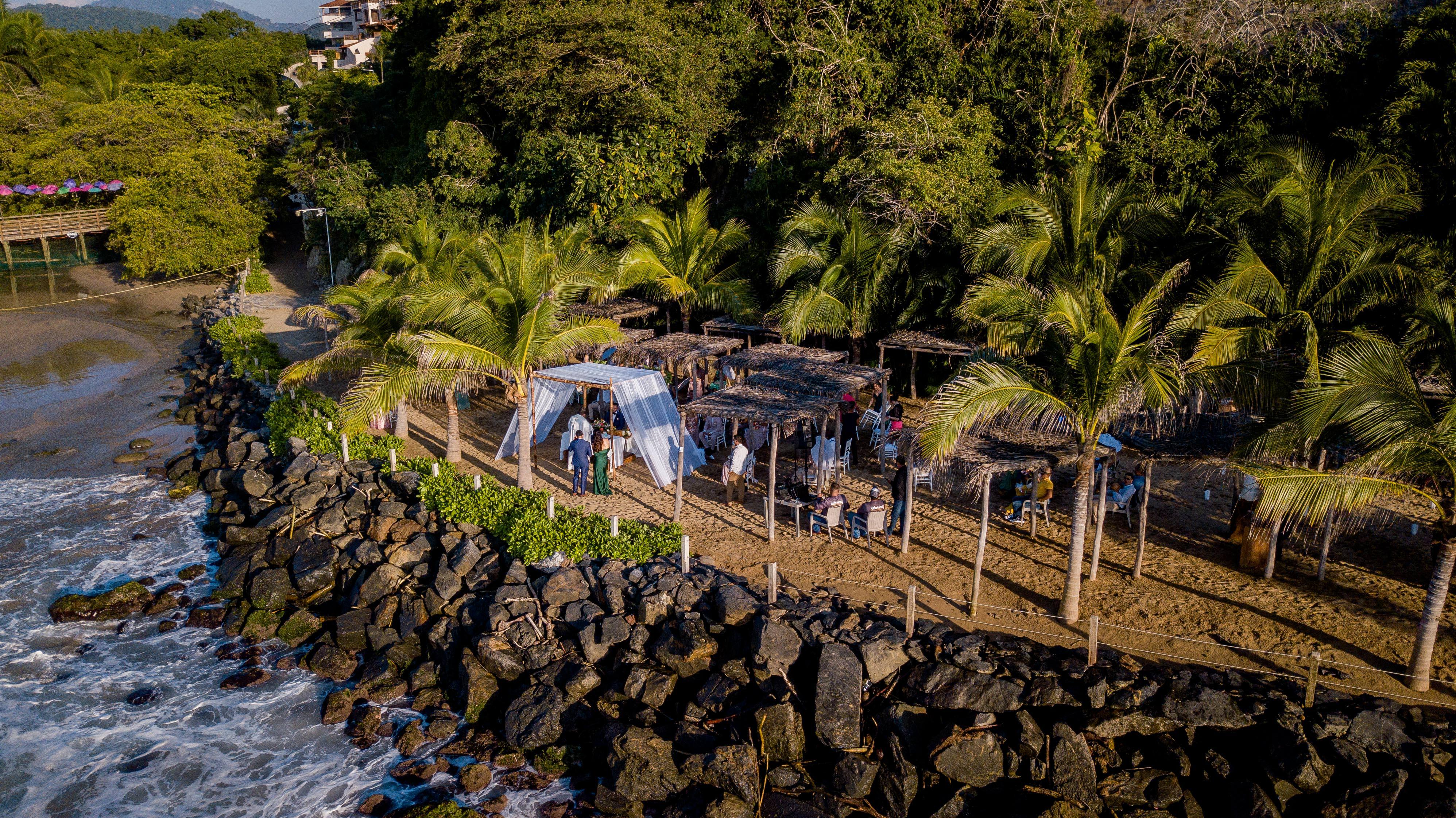 The Wedding Website of Karen González and José Rivera