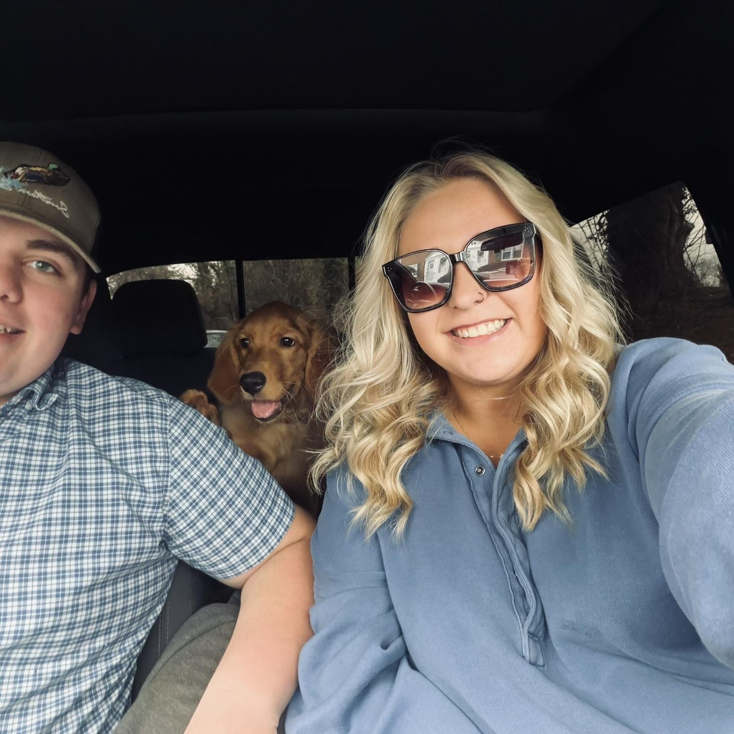 Just us as a family of 3! River our golden retriever is the first dog we got when we moved into our first place together 🩷