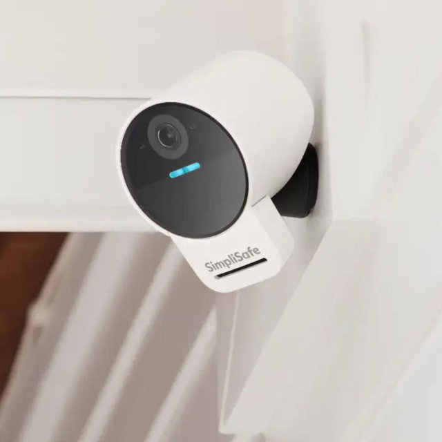 Outdoor Security Camera | SimpliSafe Home Security