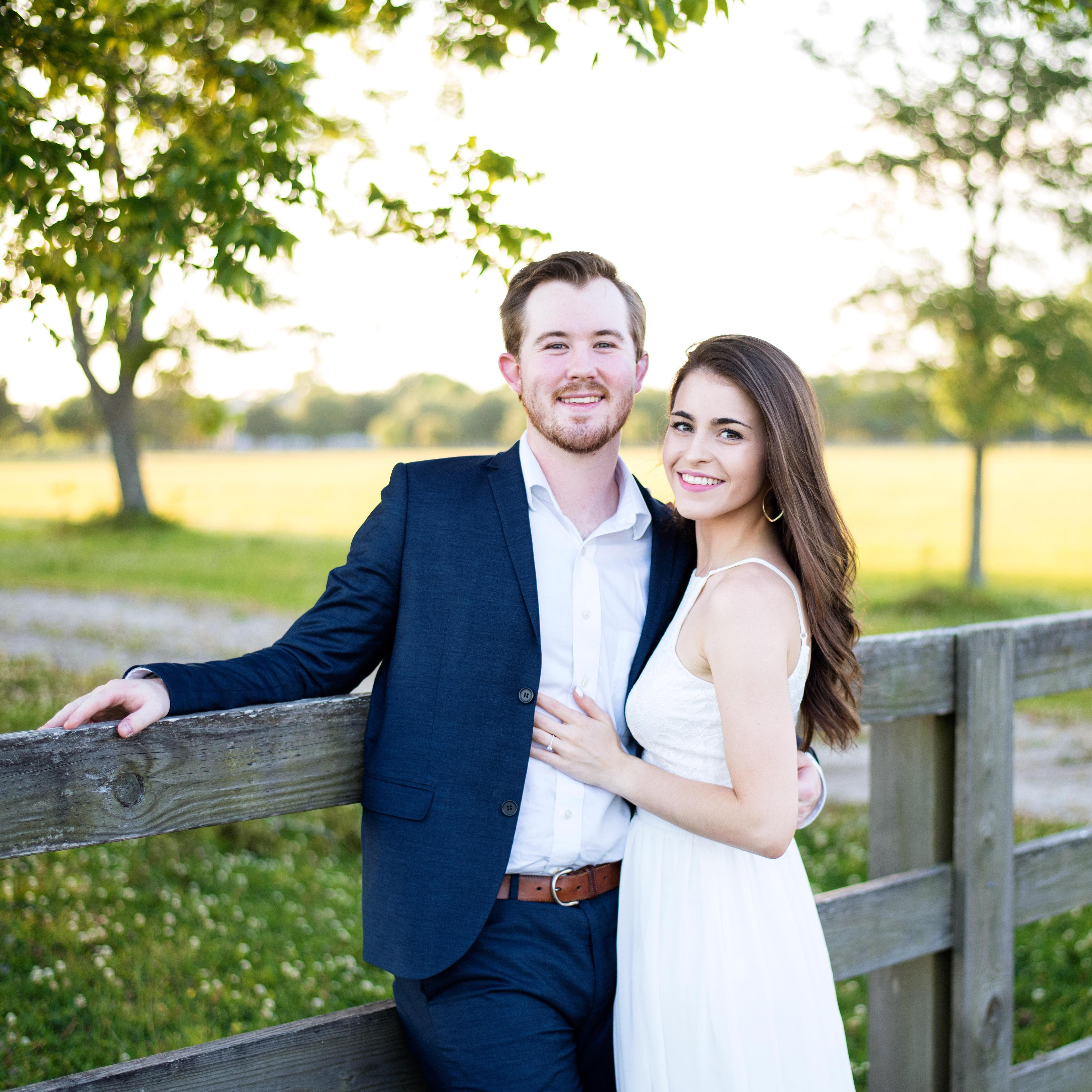Engagement Pictures by Andrew Swindle Photography