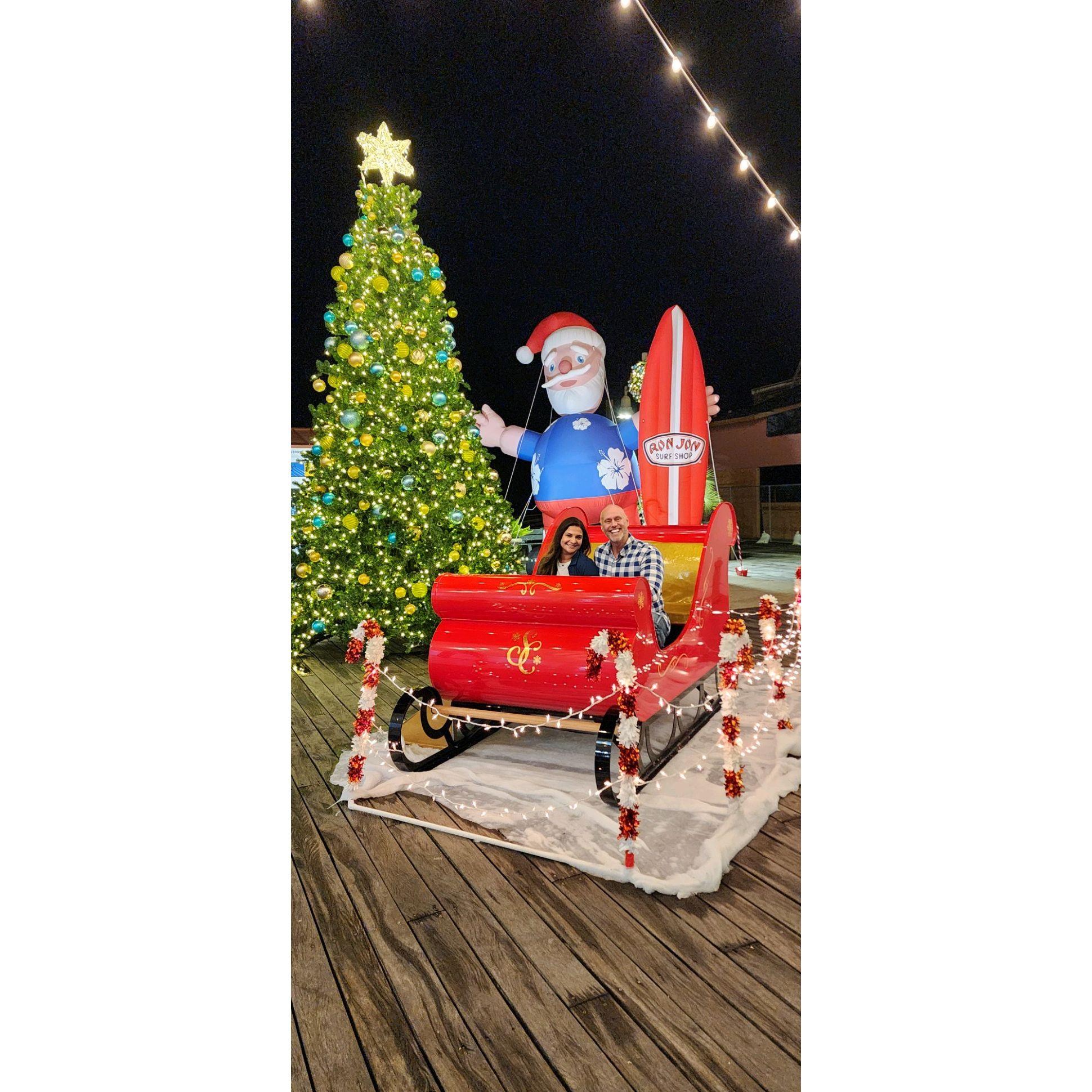 On our trip to Pensacola Florida to celebrate Aron's retirement. We stopped by to see giant Santa. Nov 2023