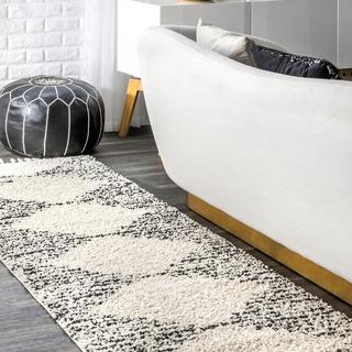 Bria Moroccan Diamond Tassel Runner