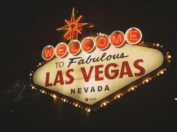 The Wedding Website of Alexandra Araiza and Edward Michaud