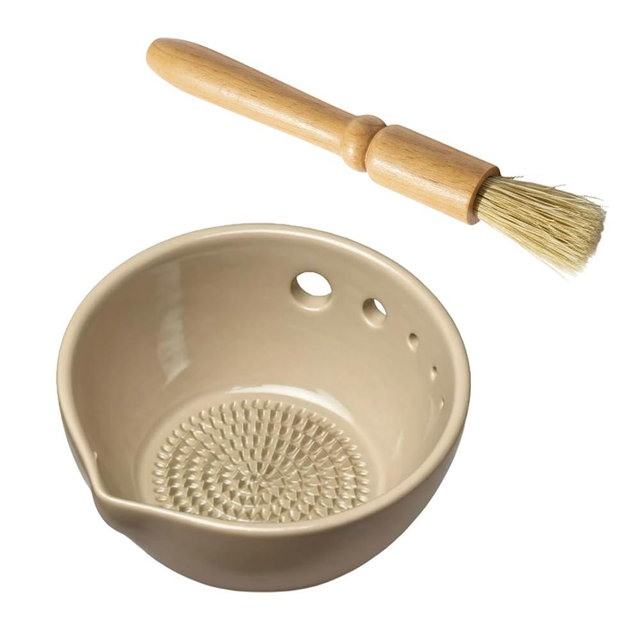 Garlic Grater Plate, 2-Piece Set with Grater and Brush, Efficient Garlic Grating Tool for Kitchen Use, Resin Garlic Plate Grater with Cleaning Brush