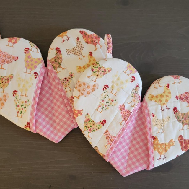Quilted Heart Oven Mitts: Cheeky Chicken Hot Pads, Set of 2